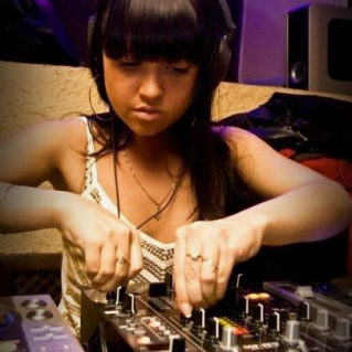 DJ Linda Gross