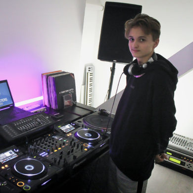 DJ Muzur
